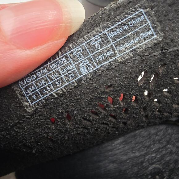 UGG Charlotte Seaweed black leather ankle boot size 6 laser cut perforated - Picture 9 of 13